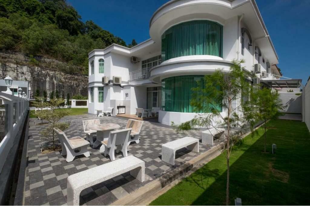 6, Persiaran Tanjung Bunga 3 Villa Batu Ferringhi Eksteriør billede