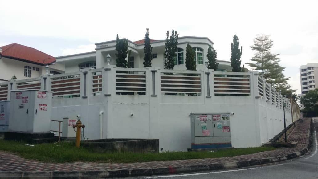 6, Persiaran Tanjung Bunga 3 Villa Batu Ferringhi Eksteriør billede
