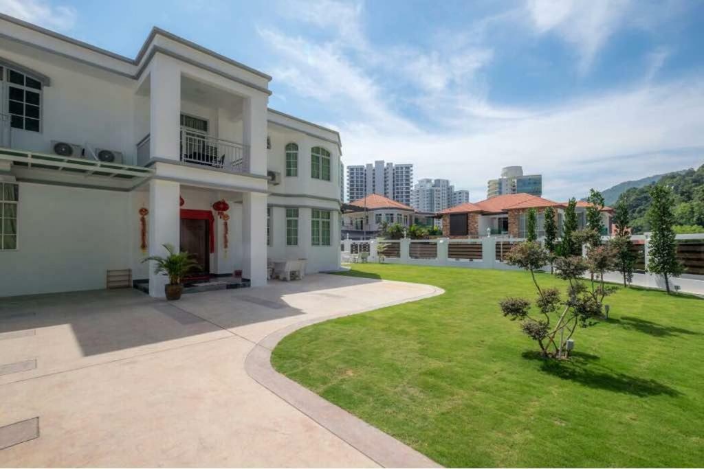 6, Persiaran Tanjung Bunga 3 Villa Batu Ferringhi Eksteriør billede